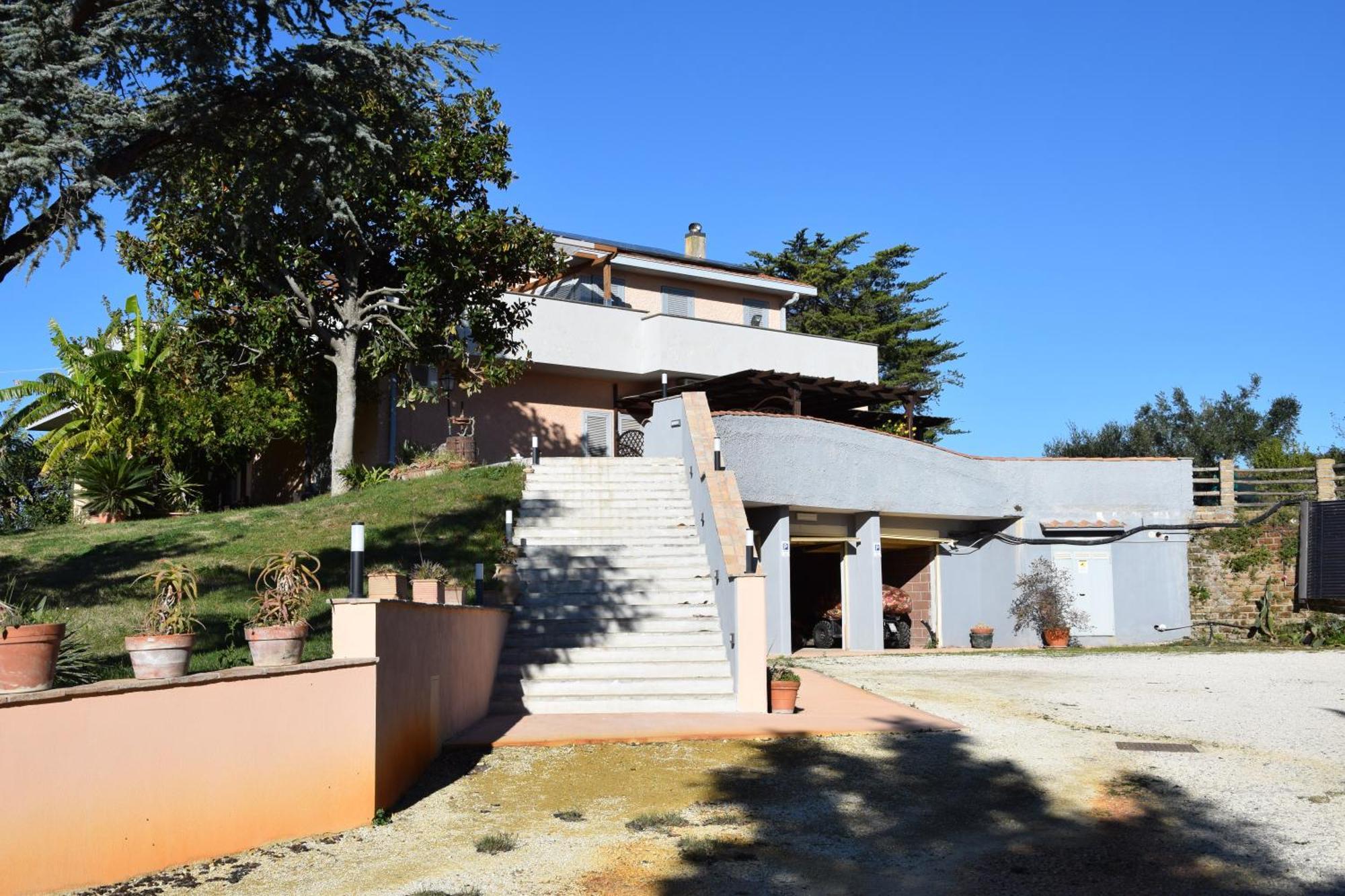 Guest House Villa Di Judighes 체르베떼리 외부 사진